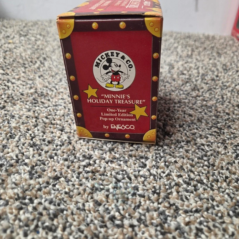 Disney Enesco Minnie Mouse Holiday Treasure Limited Edition Pop-Up Ornament 1995